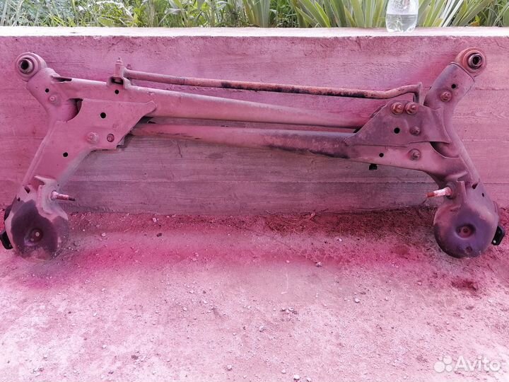 Задняя балка Volvo 850