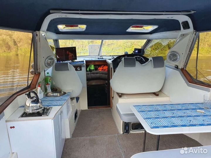 Катер моторная яхта