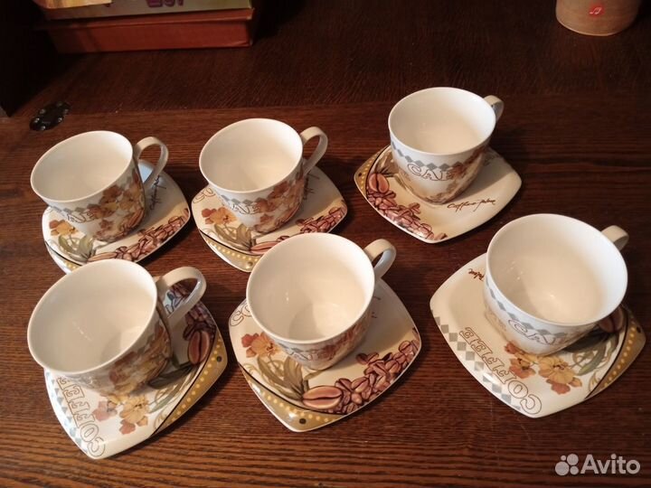 Чайные чашки с блюдцами, фарфор