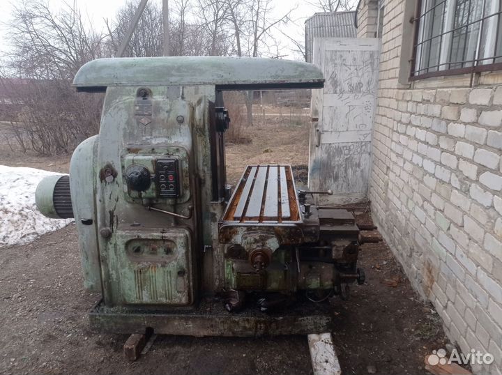 Фрезерный станок 6м83г