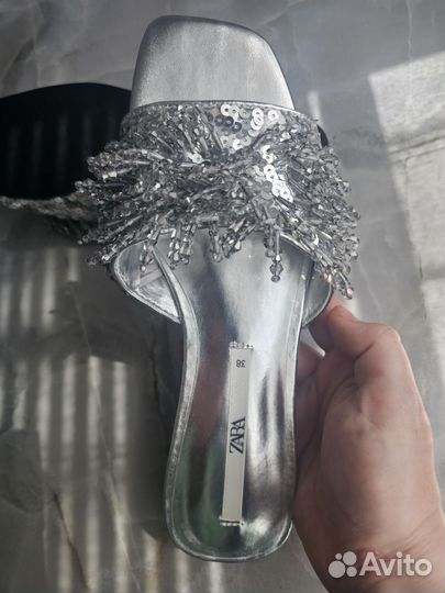 Шлепанцы Zara