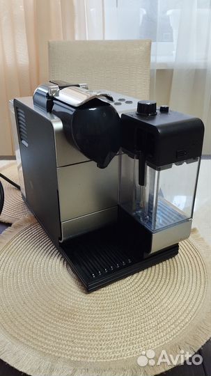 Кофемашина Delonghi EN520.S Nespresso Lattissima