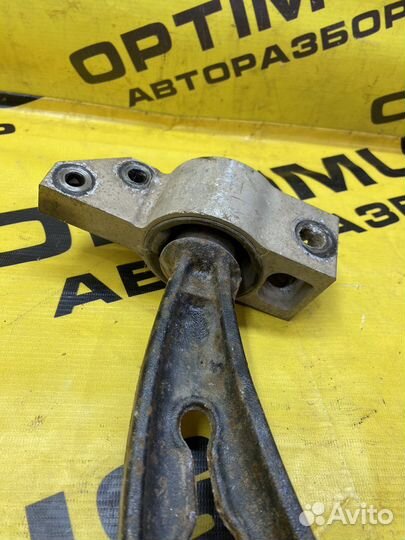 Рычаг передний правый Skoda Octavia A5