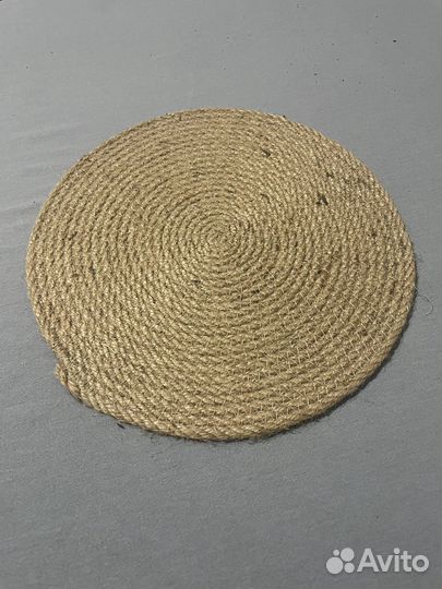 Скатерть и предметы сервировки стола