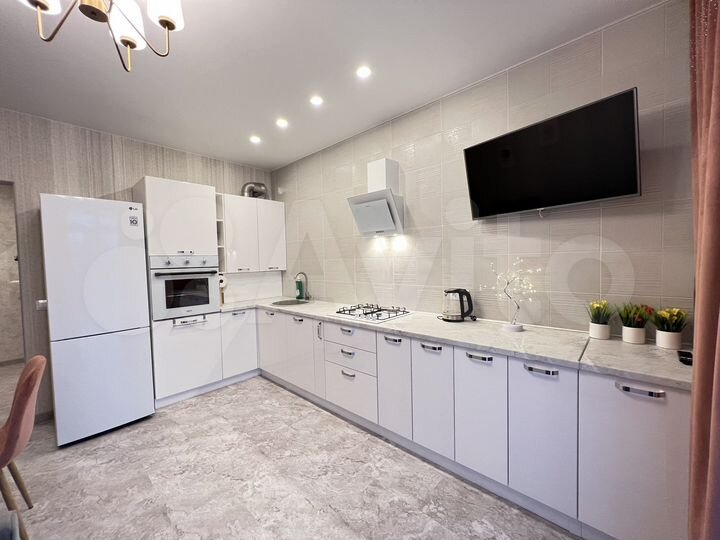 1-к. квартира, 43 м², 1/8 эт.