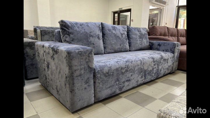Диван велюровый