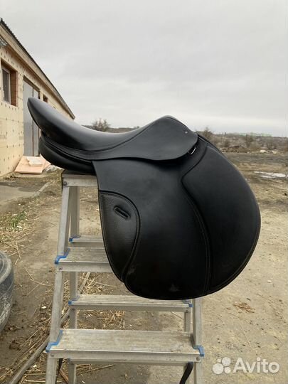 Седло для лошади