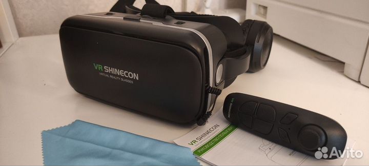 VR очки shinecon с наушниками и джойстиком