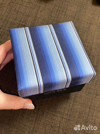 Галстук и запонки