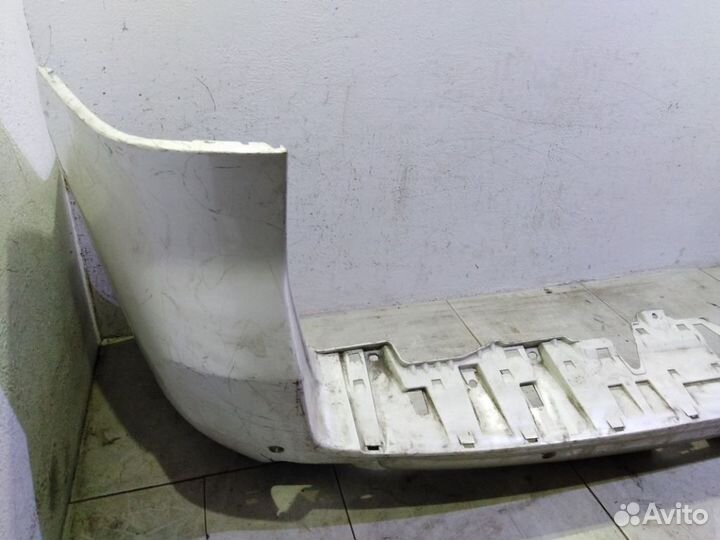 Бампер задний Тойота