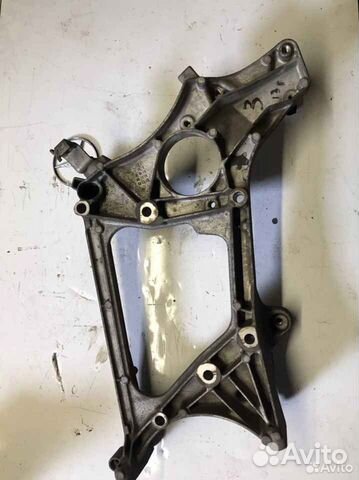 Кронштейн на двигателя Мерседес м651