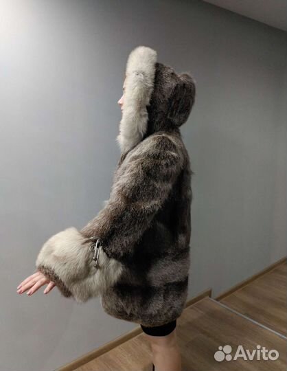Шуба из нутрии с капюшоном