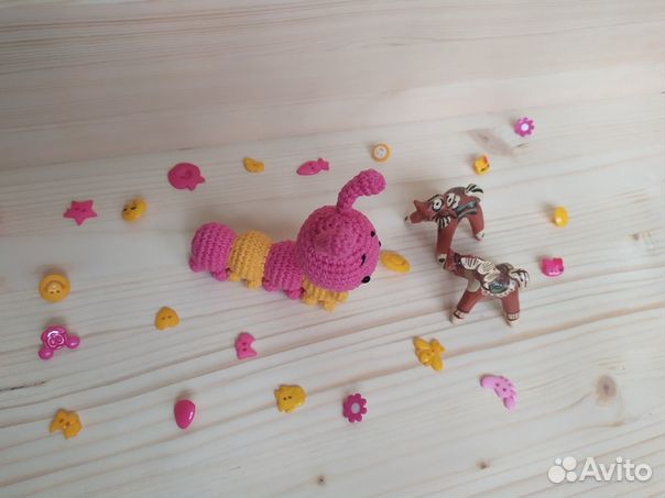 Гусеничка (вязанная игрушка)