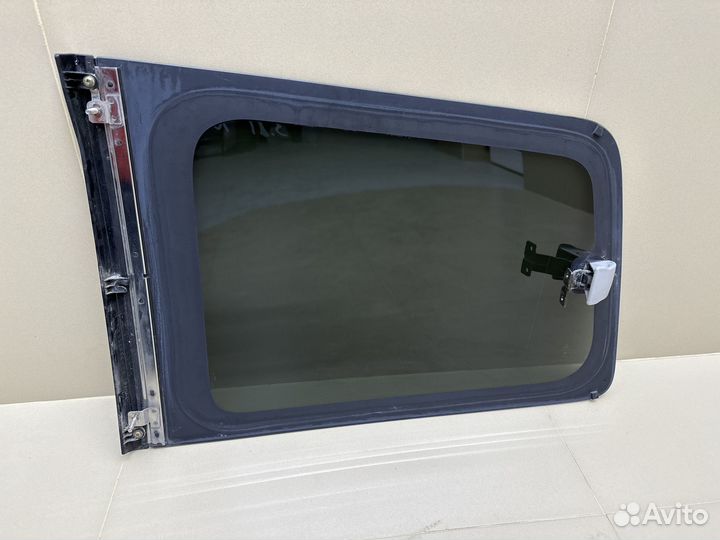 Форточка задняя правая Mitsubishi Pajero 3