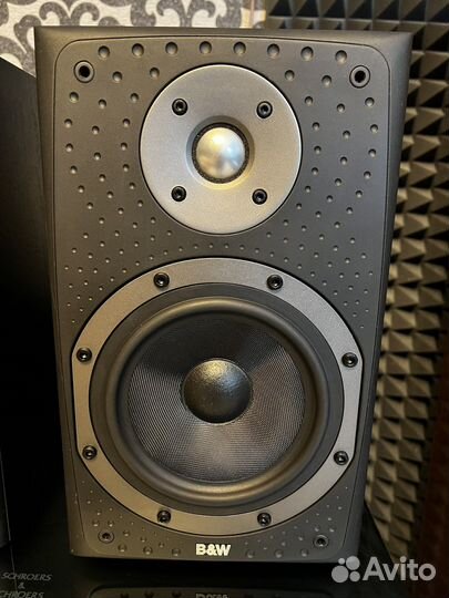 Полочная акустическая система B&W DM 303 в идеале