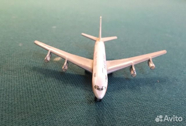 Раритетная модель самолета Boeing 707-338C