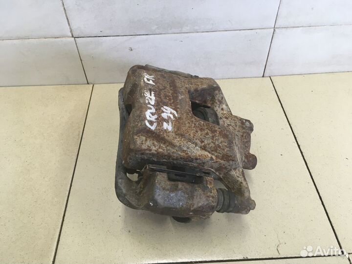 Суппорт передний правый Cruze 2009-2016