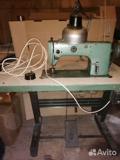 Промышленная швейная машинка