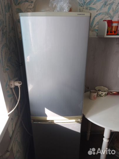 Холодильник Samsung RL17mbms1 BWT