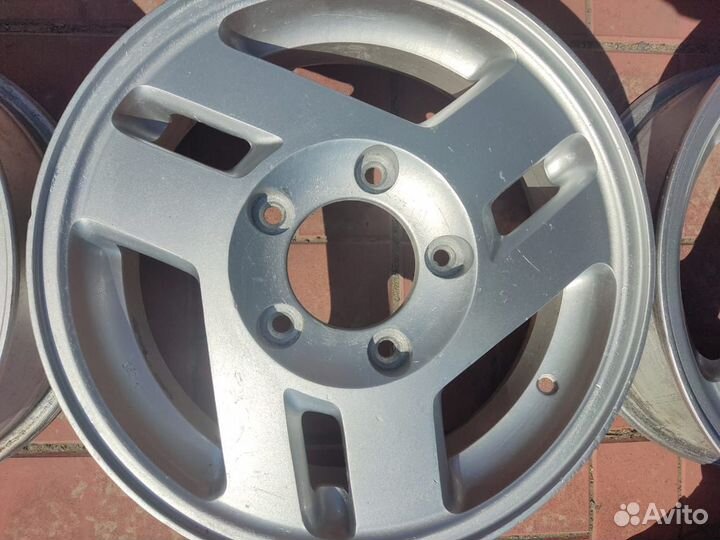 Кованные диски на Ниву r16