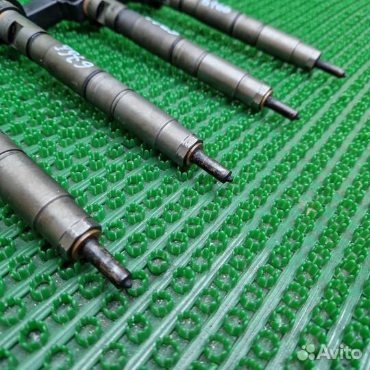 Форсунка топливная Volkswagen Tiguan 5N1 2008