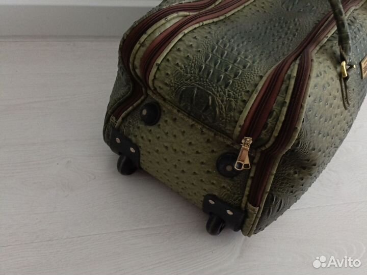 Сумка чемодан дорожная на колесах