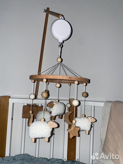 Мобиль на кроватку деревянный