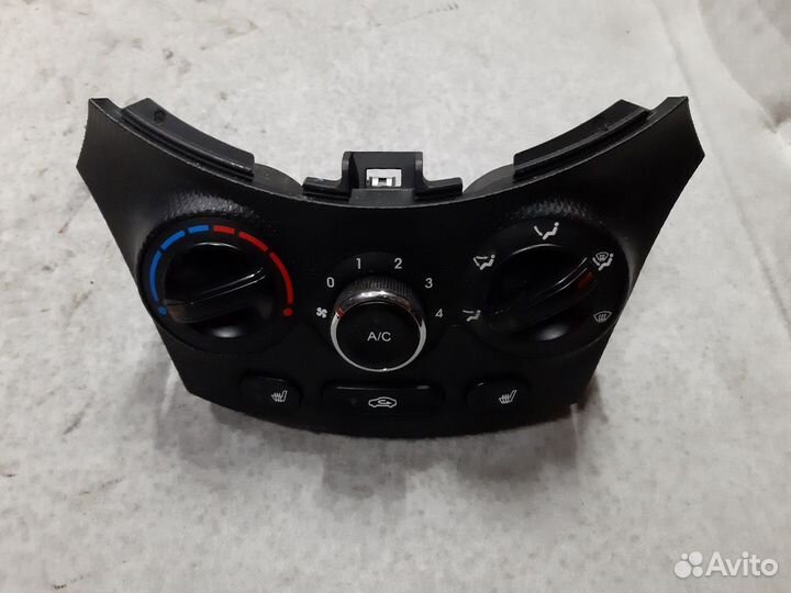 Блок управления печкой Солярис/Hyundai Solaris