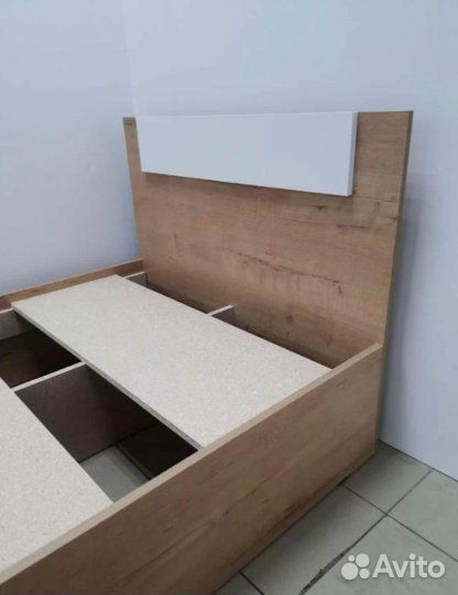 Кровать