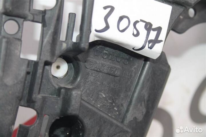 Крепеж заднего бампера левый Volvo XC90 2014-2019