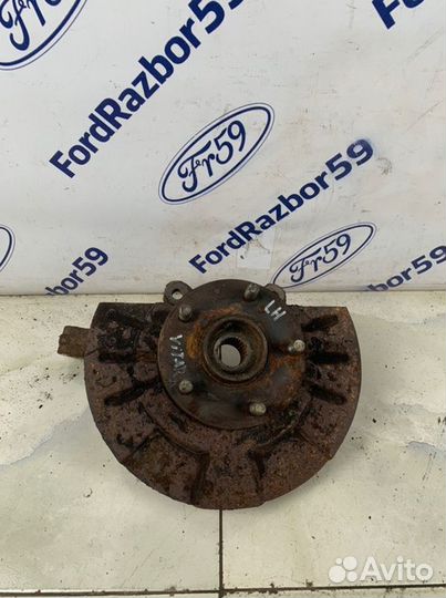 Кулак поворотный передний правый Suzuki Grand