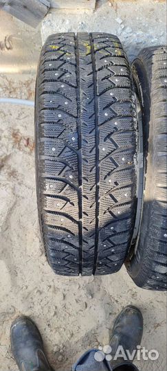 Bridgestone Ice Cruiser 7000S 225/65 R17 102T