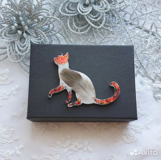 Брошь котик из эпоксидной смолы