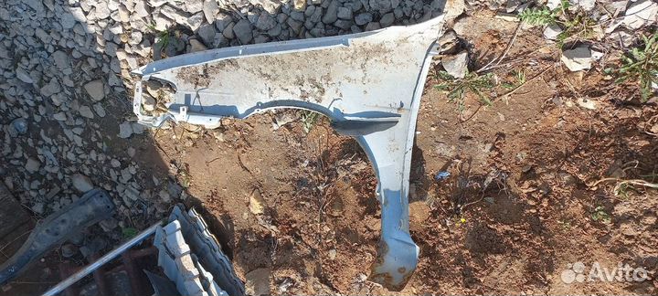 Крыло переднее правое Nissan Pulsar