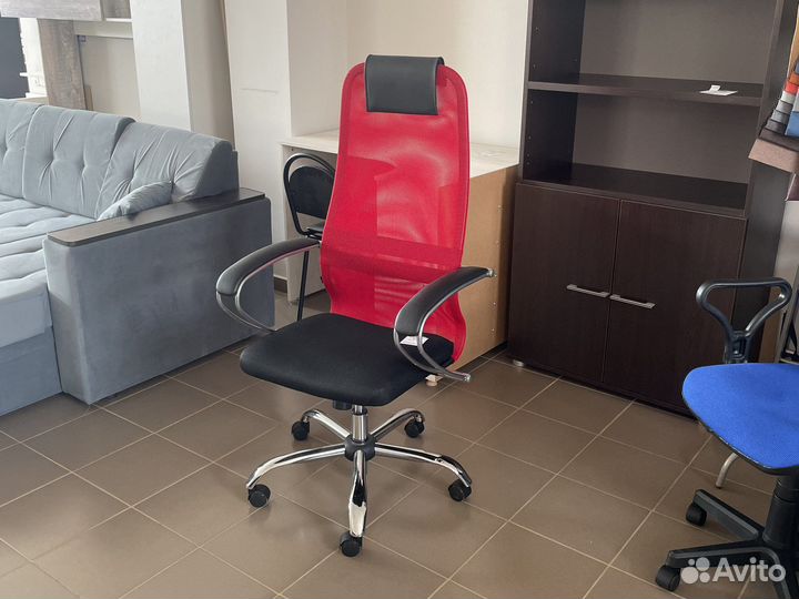 Офисное кресло