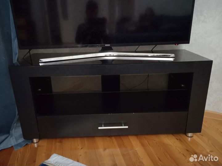 Тумба под телевизор