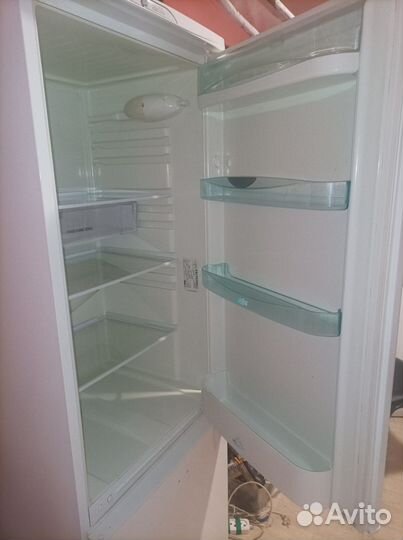 Холодильник Stinol бу