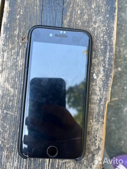 Телефон iPhone 7 32