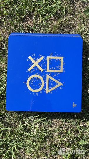 PlayStation 4 slim blue limited edition
