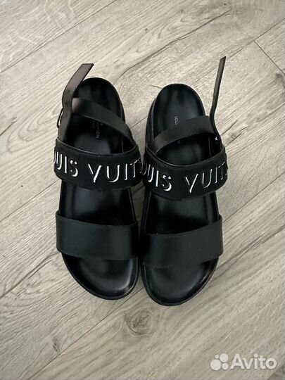 Сандалии б/у louis vuitton