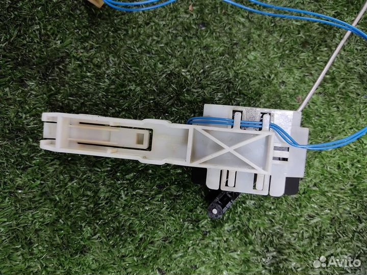 Датчик уровня топлива Audi Q7 (4LB) 2007