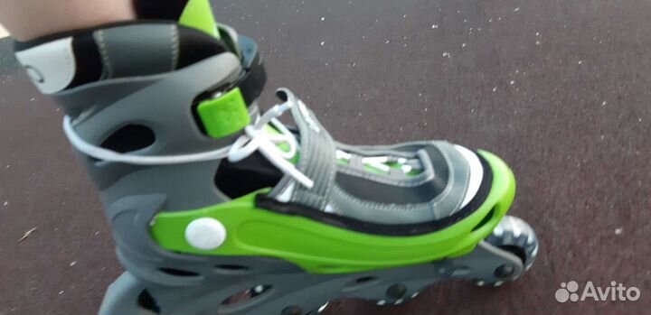 Роликовые коньки