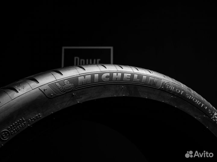 Michelin Pilot Sport 4 S 315/30 R22