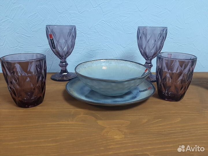 Бокалы и фужеры,цветное стекло и хрусталь