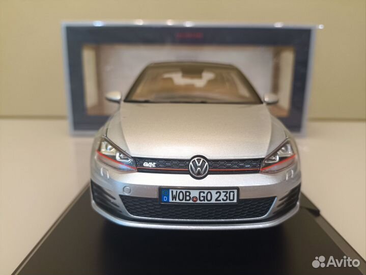 Volkswagen Golf VII GTI (12-17г) Серебро 1:18