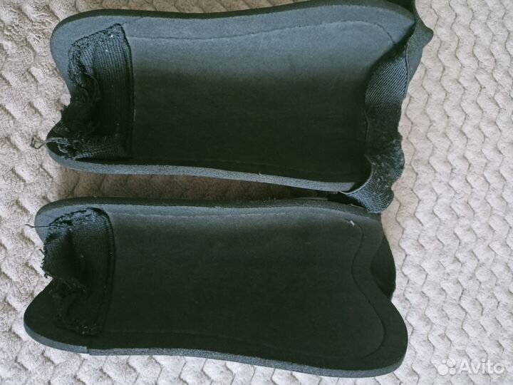 Щитки футбольные детские