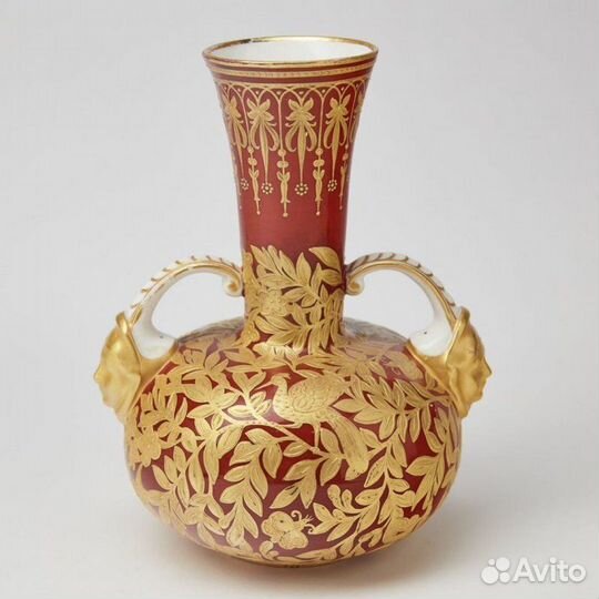 Фарфоровая ваза англиискои мануфактуры Royal Crown