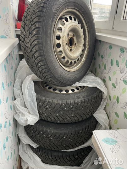 Зимние колеса nokian 205/65R 15