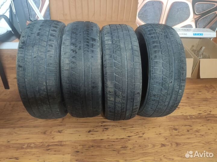 Bridgestone Blizzak VRX 225/60 R17