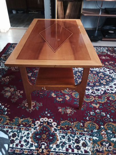 Журнальный столик